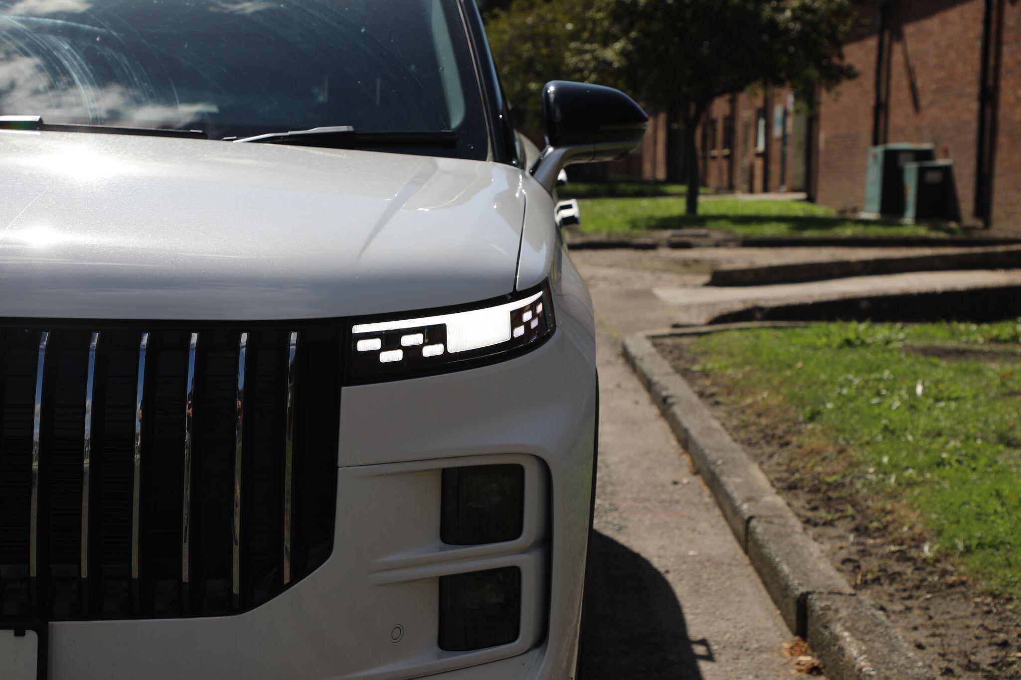 Large vehicle image